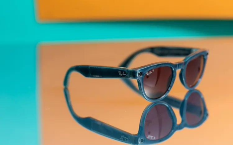 Meta Ray-Ban 智能眼镜开启多模态 AI 功能测试，识别物体并翻译语言