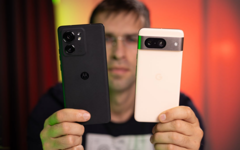 摩托罗拉Edge 2023 vs 谷歌Pixel 8：邦德先生vs机械战警