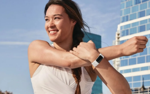 Fitbit软件更新导致设备故障，数百用户抱怨