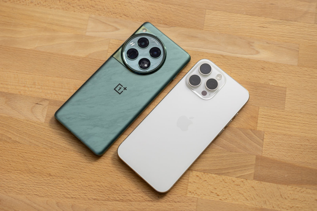 OnePlus 12 vs iPhone 15 Pro Max: 2024年最值得期待的智能手机对决