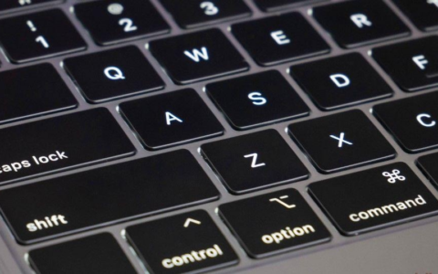 苹果最新专利曝光：可充电键盘背光系统或将延长MacBook Air/Pro电池续航