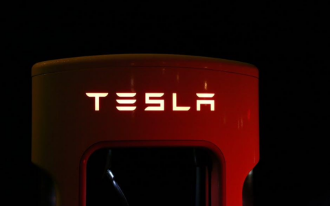 美国新规生效：特斯拉Cybertruck和部分Model 3失去汽车税收抵免资格