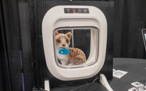 Flappie AI 猫门可阻止您的宠物向您赠送死老鼠