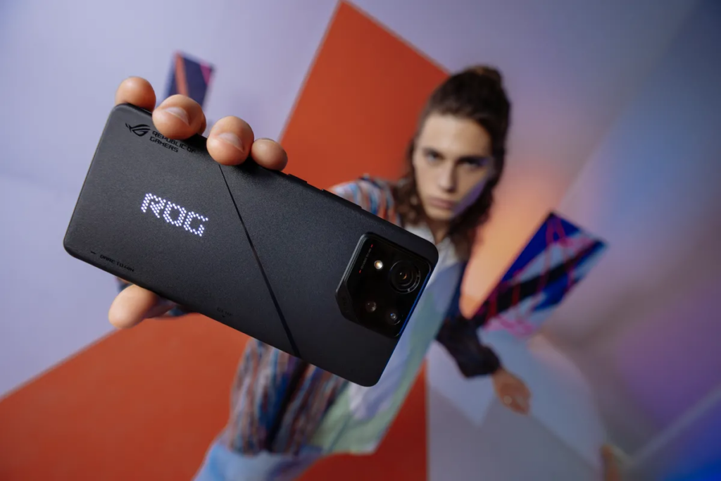 华硕推出ROG Phone 8系列，更轻薄，搭载人工智能为游戏手机注入新活力