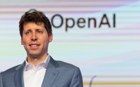 OpenAI首席执行官阿尔特曼：人类水平的AI即将到来，但影响或被夸大