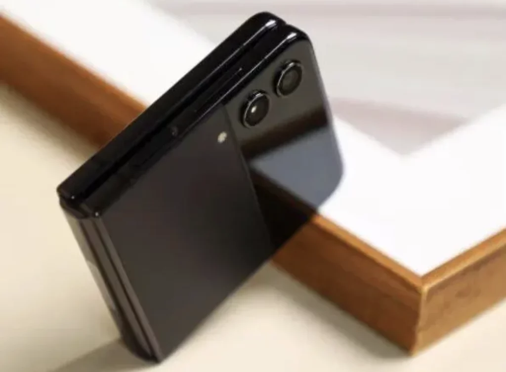 三星Samsung Galaxy Z Flip4：折叠屏手机的创新风格与实用功能