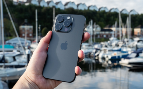 调查显示苹果iPhone 15 Pro满意度系列最低，续航差成用户吐槽焦点