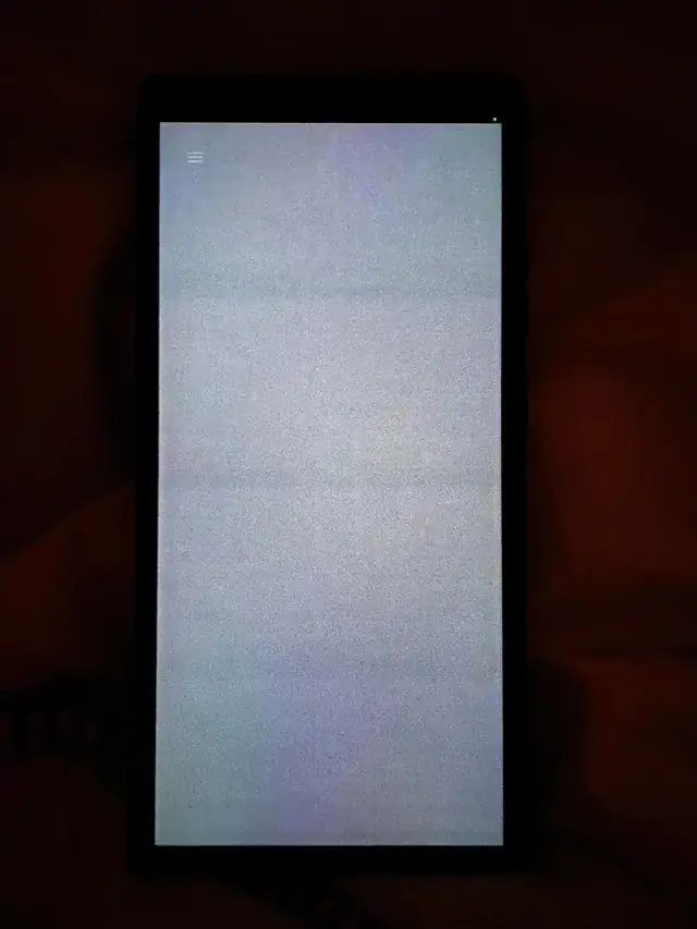 三星 Galaxy S24 系列屏幕问题曝光，用户抱怨颗粒感和横向条纹