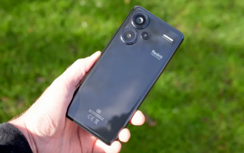 对比：Redmi Note 13 Pro Plus  vs Galaxy S24，谁更值得购买？