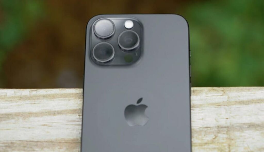 传闻iPhone 16 Pro相机升级：新型涂层减少眩光，提升图像质量