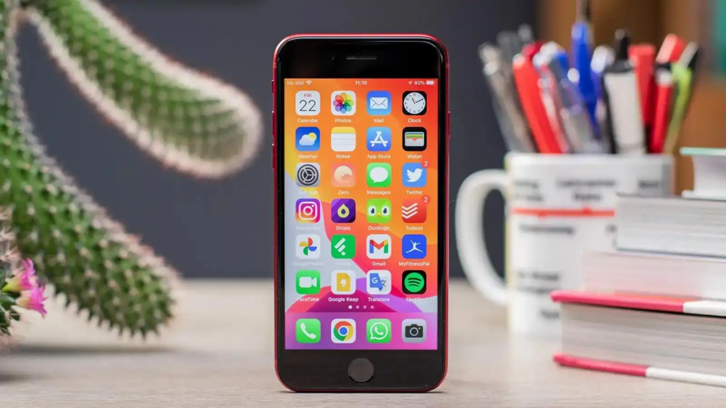 苹果 iPhone SE 4 手机保护壳曝光，采用刘海屏设计