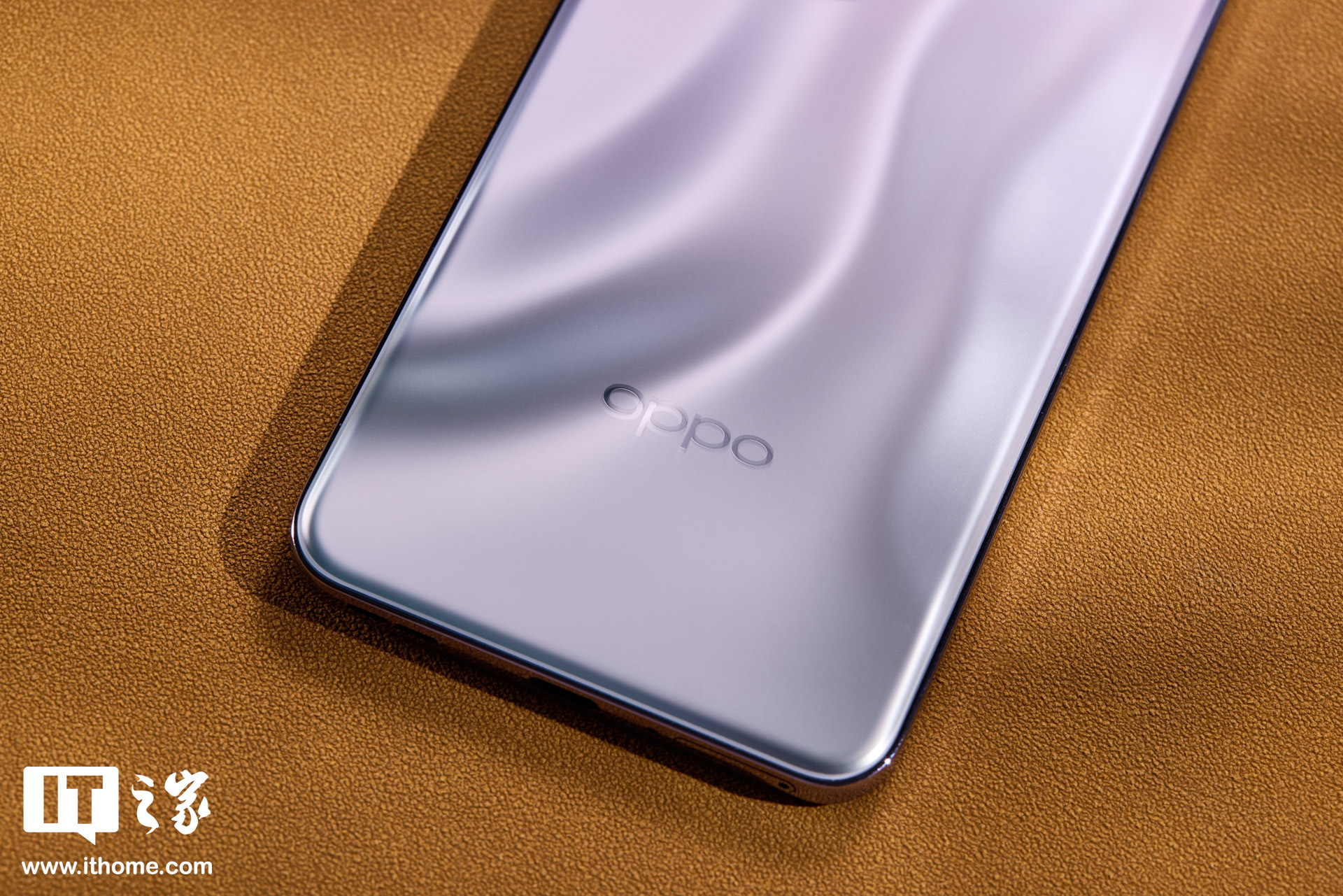 OPPO Reno12 Pro 体验：梦幻色，四曲屏，第一台能发布实况照片的安卓机