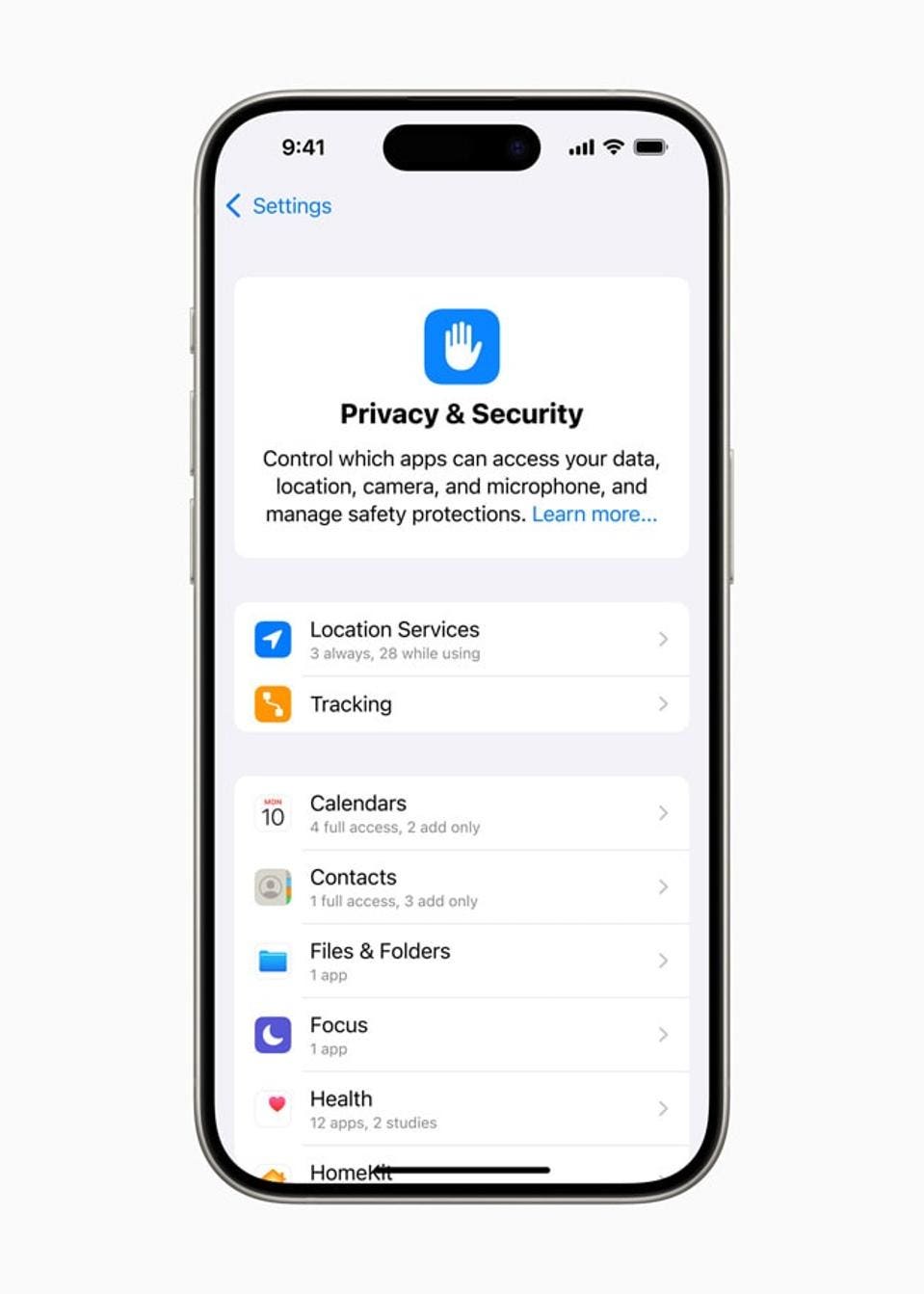 苹果更新的“隐私和安全”菜单显示在 iPhone 屏幕上