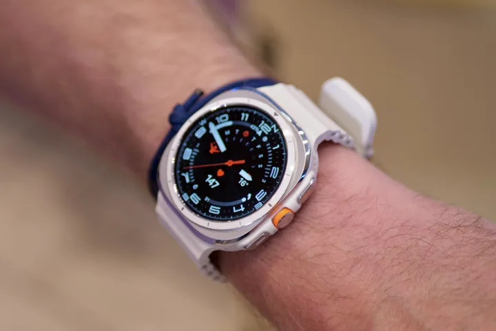 三星 Galaxy Watch Ultra 与 Galaxy Watch 5 Pro 比较：哪款更值得购买？