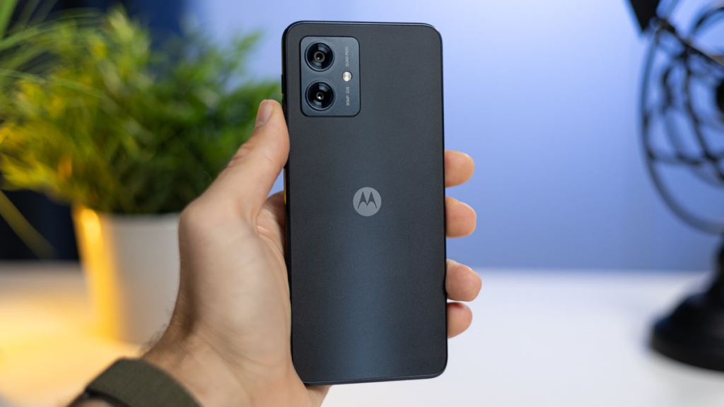 摩托罗拉 Moto G55 5G 完整设计与规格曝光：搭载 Dimensity 芯片、50MP 相机、大电池