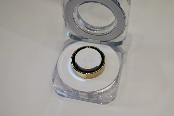 Samsung Galaxy Ring vs. Oura Ring：哪款智能戒指更适合你？