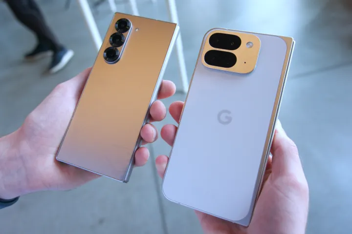 Google Pixel 9 Pro Fold vs. Samsung Galaxy Z Fold 6：哪款摺疊手機更勝一籌？